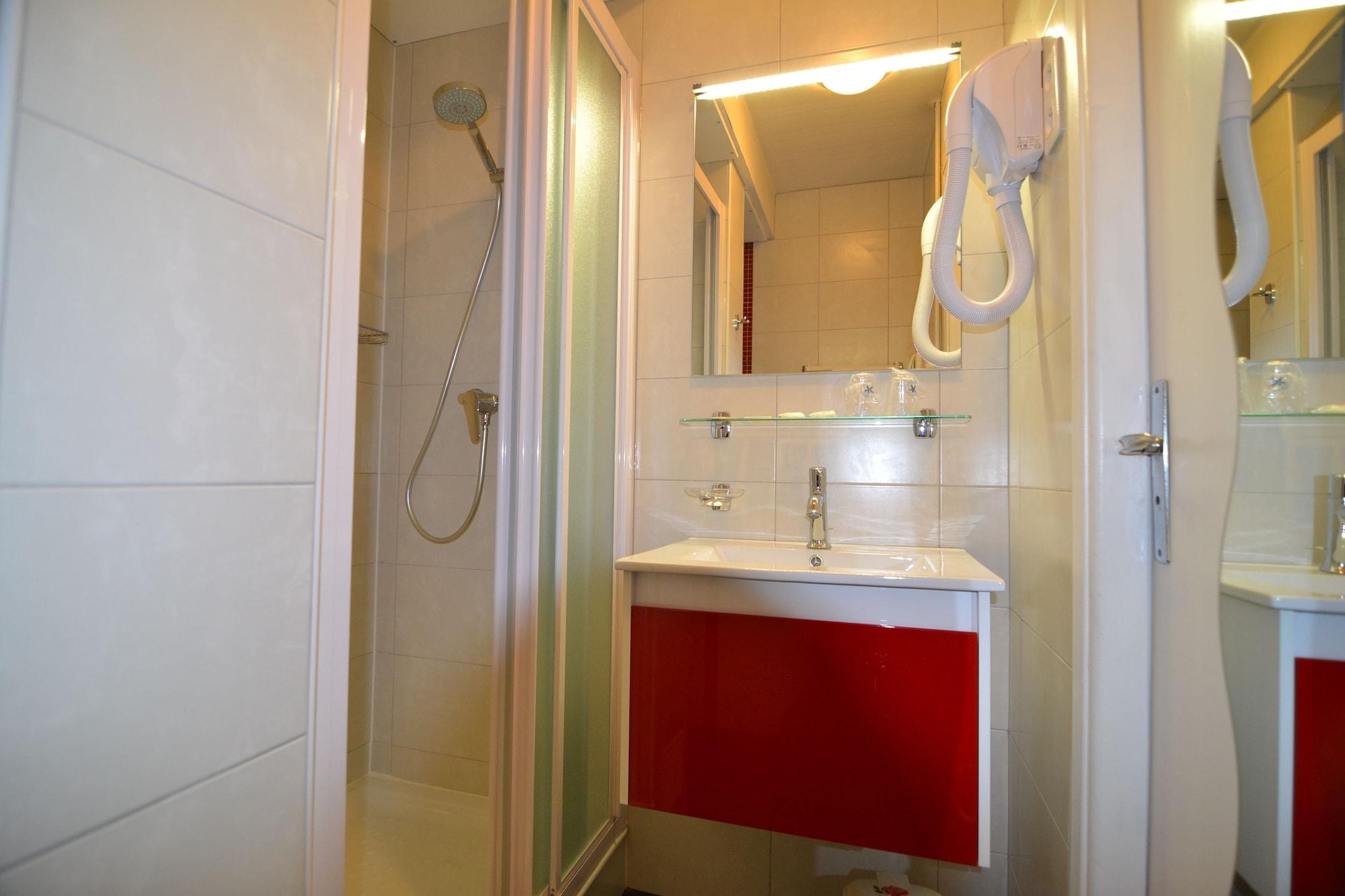 Brit Hotel Cahors - Le France Екстер'єр фото