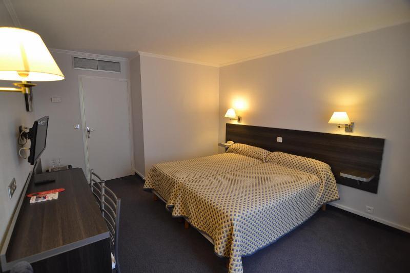 Brit Hotel Cahors - Le France Екстер'єр фото